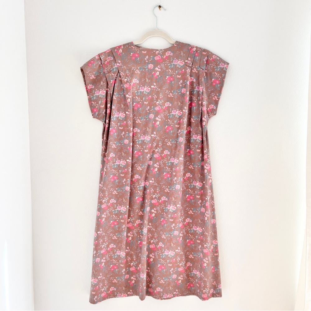 Vintage Short Sleeve A-Line Dress / House Dress - Neutral & Pink Floral Motif - Picture 2 of 5